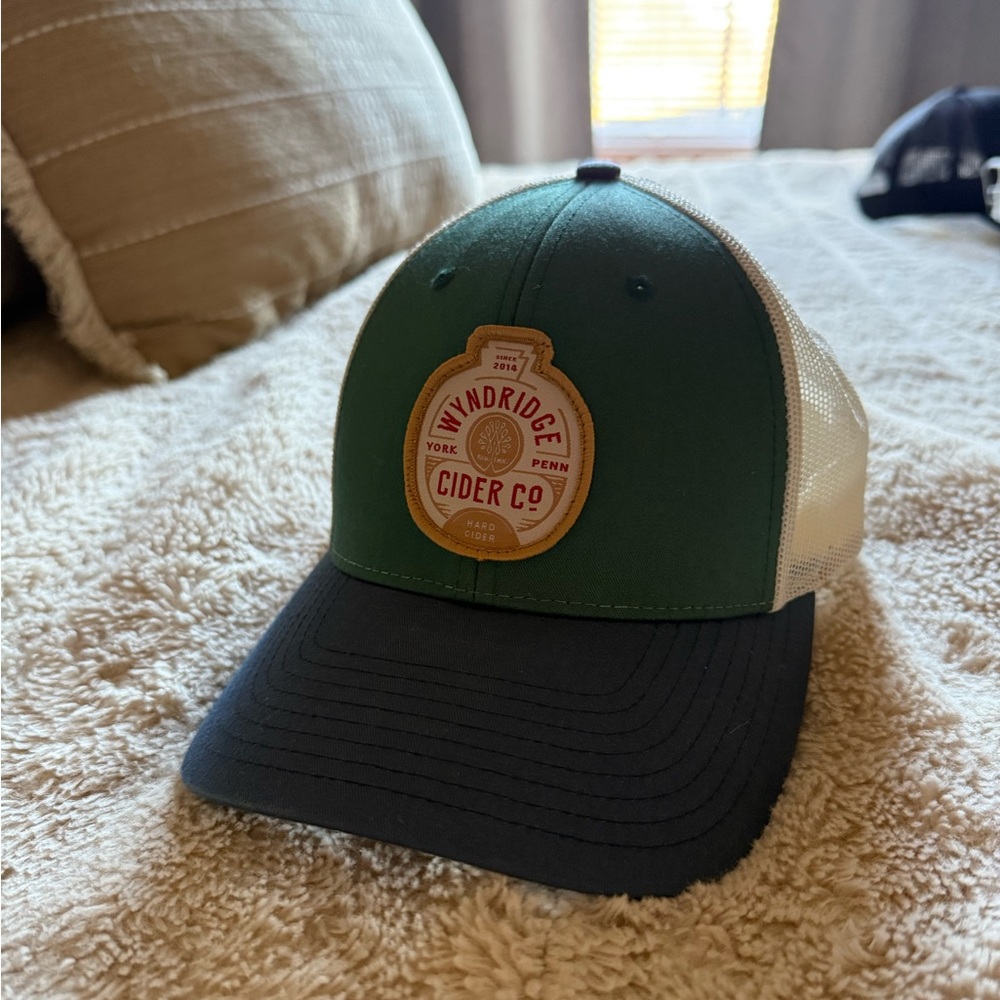 Snap back hat